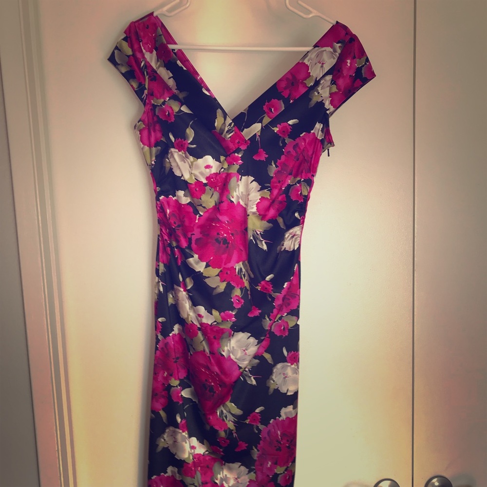 Beautiful Floral Fitted Dress